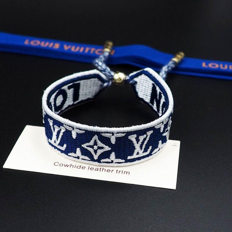 LV Bracelets 247